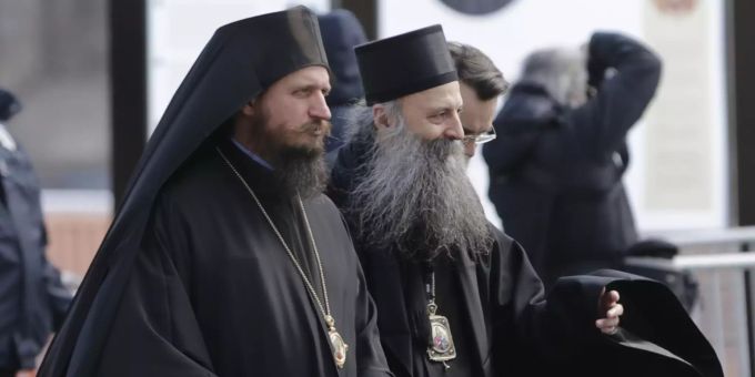 Bischof Sergije (l) and Porfirije (r) in Belgrad, Serbien. Serbian Orthodox Church