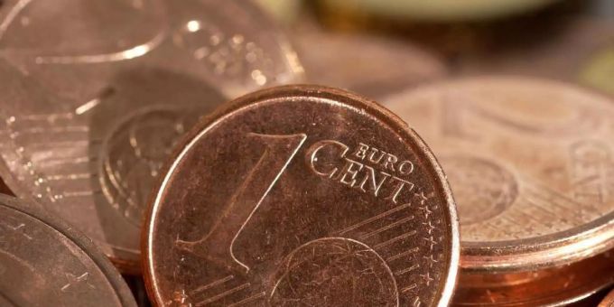 Niemand schafft es, sie abzuschaffen: Euro-Cent-Münzen. Die EU-Kommission untersucht derzeit die Auswirkungen einer Abschaffung. Foto: Karlheinz Schindler/dpa Niemand schafft es, sie abzuschaffen: Euro-Cent-Münzen. Die EU-Kommission untersucht derzeit die Auswirkungen einer Abschaffung. Foto: Karlheinz Schindler/dpa