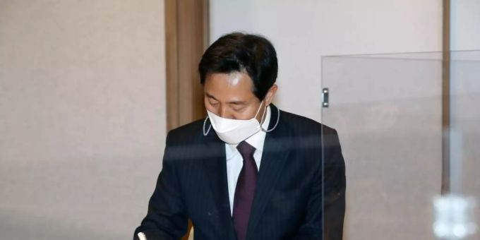 Oh Se Hoon, Kandidat für die Bügermeisterwahl in Seoul, gewinnt die Nachwahlen für die oppositionelle «People Power Party». Foto: -/YNA/dpa Oh Se Hoon, Kandidat für die Bügermeisterwahl in Seoul, gewinnt die Nachwahlen für die oppositionelle «People Power Party». Foto: -/YNA/dpa