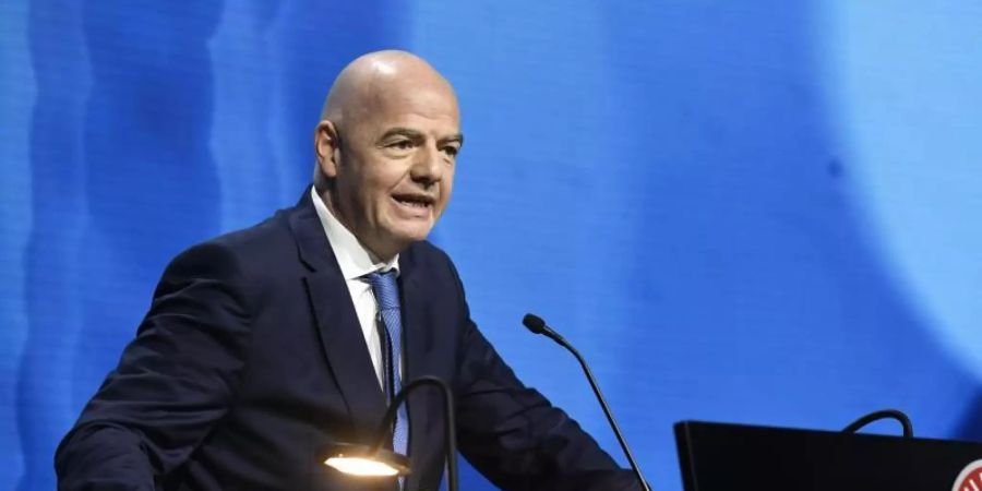 FIFA-Präsident Gianni Infantino spricht beim 45. Kongress der Europäischen Fussball-Union (UEFA). Foto: Richard Juilliart/UEFA/AP/dpa/Archivbild