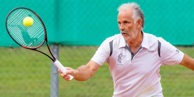 Martin Gloor war 2019 im NLA-Team des TC Wettingen dabei, das ganz knapp am Schweizer Meistertitel in der Altersklasse 55+ vorbeigeschrammt ist. Martin Gloor