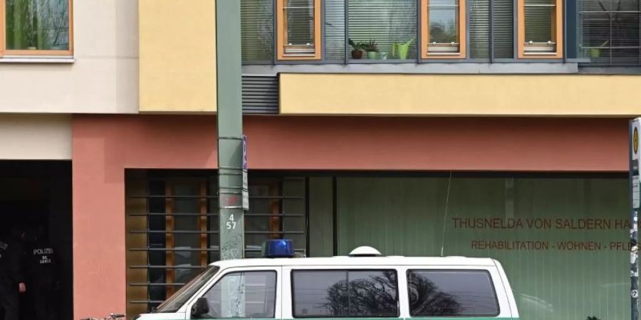 Pflegeeinrichtungen wie das Thusnelda-von-Saldern-Haus in Potsdam werden laut brandenburgischem Gesundheitsministerium grundsätzlich einmal im Jahr im Rahmen einer Regelüberwachung aufgesucht. Foto: Soeren Stache/dpa-Zentralbild/dpa