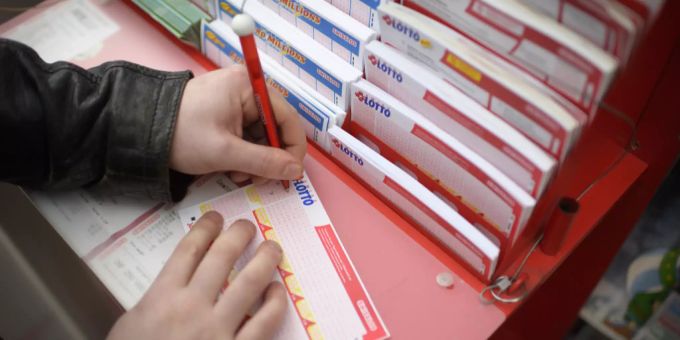 Zwei Personen aus der Schweiz haben beim Lotto gewonnen. Lotto Schweiz