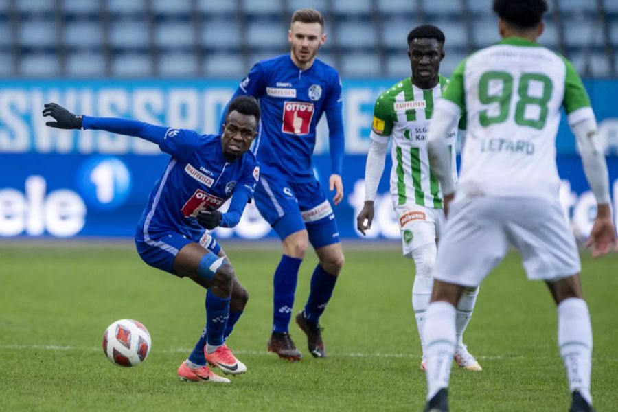 Ibrahima Ndiaye vom FC Luzern am Ball.