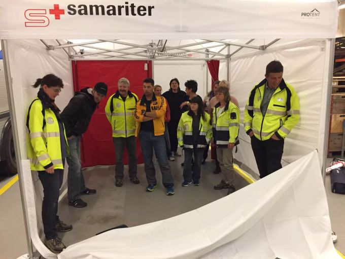 Zeltaufbau: Die Rupperswiler Samariter leisten Sanitätsdienst an verschiedenen Anlässen. Samariterverein Rupperswil