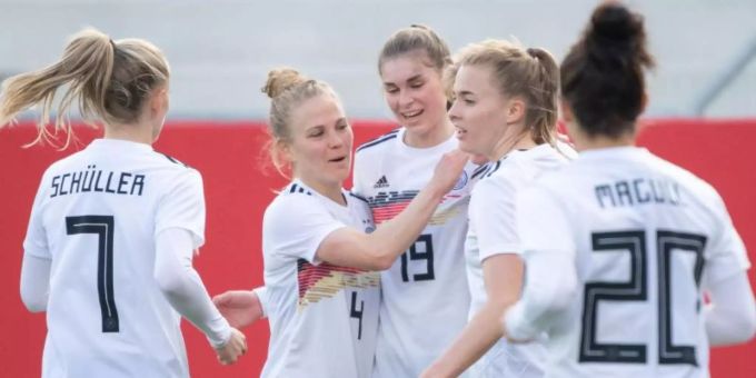 Wiesbaden - Selbstbewusst und erfolgreich: DFB-Frauen bezwingen Norwegen