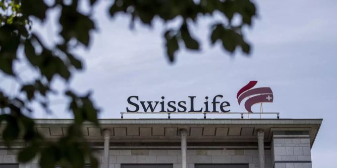 Das Logo vom Versicherer Swiss Life in Zürich. swiss life