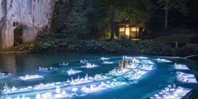 In den Weltmeeren mehren sich die Todeszonen, Gebiete, in denen das Wasser kaum mehr Sauerstoff enthält, was unter anderem Korallen schädigt. Im Bild das erste tote Korallenriff der Schweiz, eine Kunstinstallation mit dem Titel «Whitening Out» (Archivbild). In den Weltmeeren mehren sich die Todeszonen, Gebiete, in denen das Wasser kaum mehr Sauerstoff enthält, was unter anderem Korallen schädigt. Im Bild das erste tote Korallenriff der Schweiz, eine Kunstinstallation mit dem Titel «Whitening Out» (Archivbild).