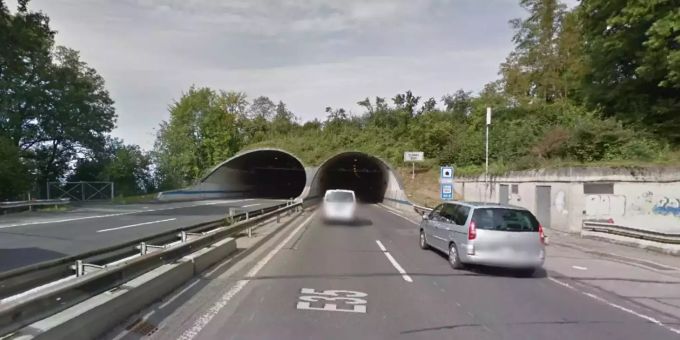 Blick auf den Eichtunnel. eich autobahn 2