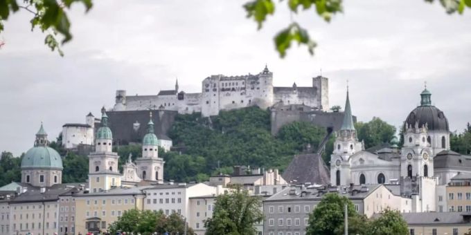 Blick auf die Innenstadt von Salzburg. salzburg övp