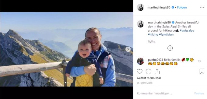 Hingis und ihre Tochter in den Bergen. Martina Hingis