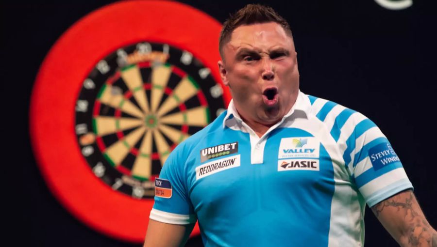 Der frühere Rugbyprofi Gerwyn Price gewann vor wenigen Wochen beim Grand Slam of Darts und ist der grosse Herausforderer von van Gerwen. Der «Iceman» gilt in der Darts-Szene aufgrund seiner emotionalen Art als «Bad Boy» – Spektakel ist also garantiert.