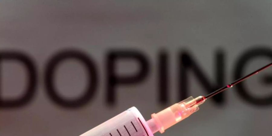 Bei der «Operation Aderlass» soll bei 23 Sportlern Blutdoping nachgewiesen worden sein. Foto: Patrick Seeger/dpa