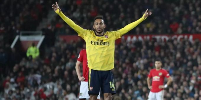 Pierre-Emerick Aubameyang (M) vom FC Arsenal sorgte mit seinem Treffer für den 1:1-Ausgleich gegen Manchester United. Foto: Nick Potts/PA Wire Pierre-Emerick Aubameyang (M) vom FC Arsenal sorgte mit seinem Treffer für den 1:1-Ausgleich gegen Manchester United. Foto: Nick Potts/PA Wire