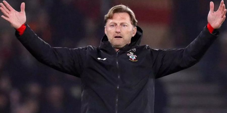 Die 0:9-Klatsche gegen Leicester City hängt Southampton-Coach Ralph Hasenhüttl immer noch nach. Foto: Andrew Matthews/PA Wire/dpa