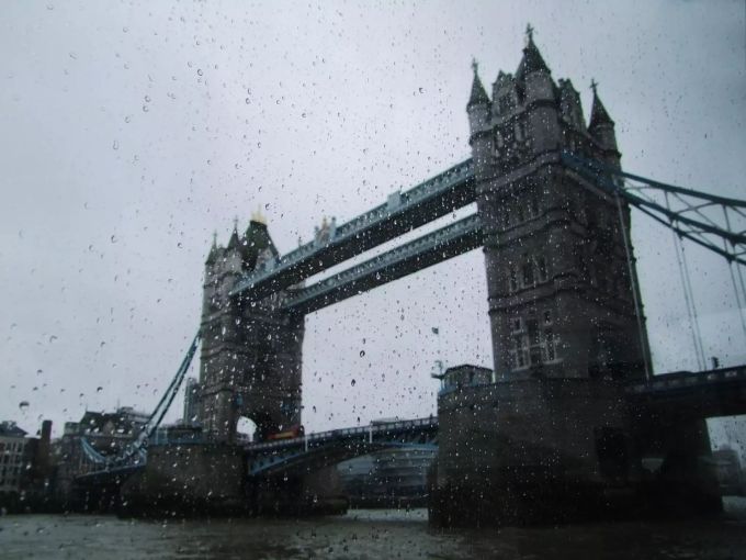London kämpft gegen die Luft- und Regenwasserverschmutzung durch Mikroplastik. (Symbolbild) london mikroplastik