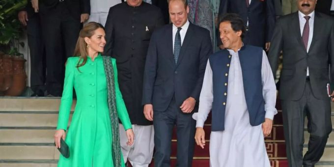 Imran Khan, Premierminister von Pakistan, hat William, Duke of Cambridge, und Kate, Duchess of Cambridge, empfangen. Foto: Owen Humphreys/PA Wire/dpa william, duke of cambridge