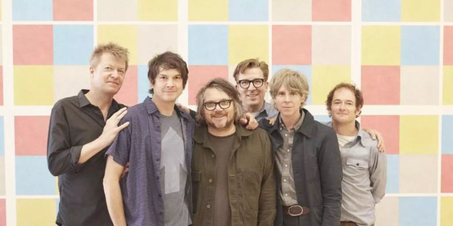 Jeff Tweedy und seine Band Wilco geben die Hoffnung nicht auf. Foto: Annabel Mehran/Warner Music/dpa