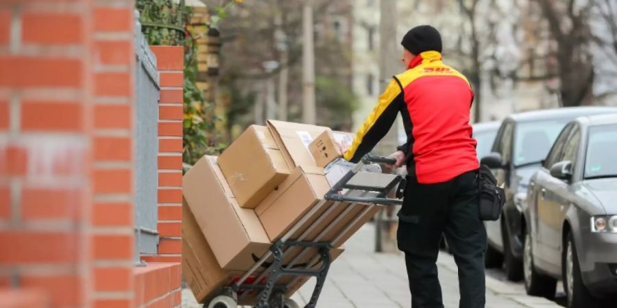 Paketzusteller in Halle in Sachsen-Anhalt