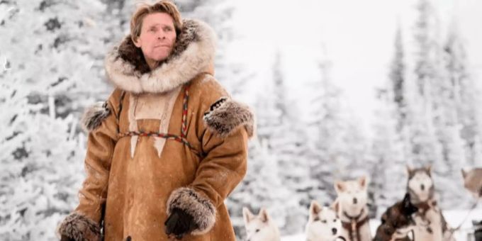 William Dafoe wird in «Togo» mit Schlittenhunden durch die Wildnis Alaskas ziehen. togo