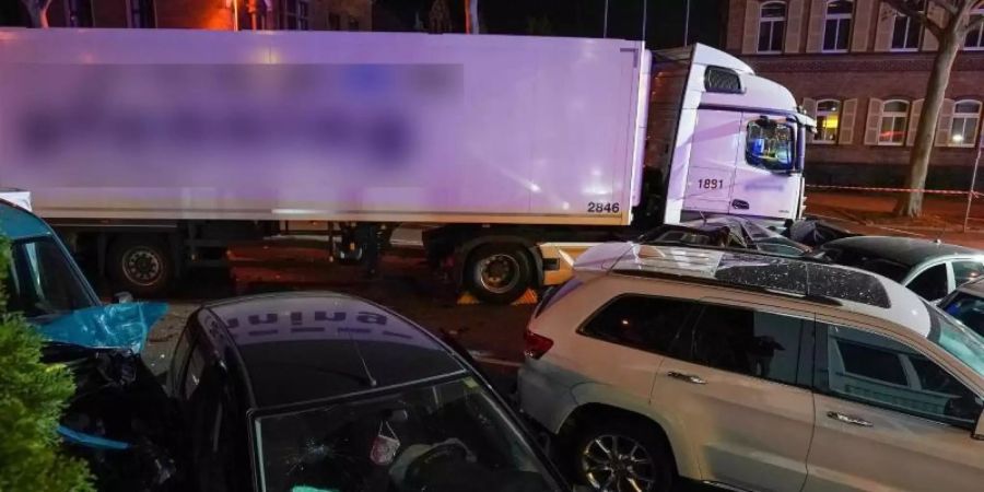 Der Fahrer des gestohlenen Lastwagens war bisher mit Drogendelikten und Gewaltkriminalität aufgefallen. Foto: Thorsten Wagner/dpa