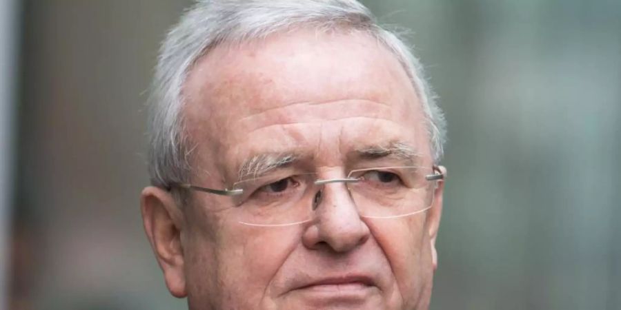 Die Staatsanwaltschaft Braunschweig hat die Führungsspitze von Volkswagen wegen Marktmanipulation angeklagt. Aufsichtsratschef Pötsch, Vorstandschef Diess und dem Ex-Vorstandsvorsitzenden Martin Winterkorn wird vorgeworfen, Anleger im Jahr 2015 «vorsätzlich zu spät» über die Risiken der Dieselaffäre informiert zu haben. Foto: Bernd von Jutrczenka