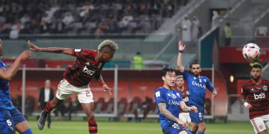 Sorgte mit dem 2:1 für die Vorentscheidung gegen Al-Hilal: Flamengos Bruno Henrique (2.v.l). Foto: Adam Davy/PA Wire/dpa