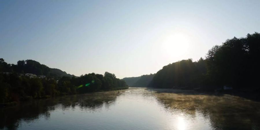 Der Wohlensee im Morgenlicht.