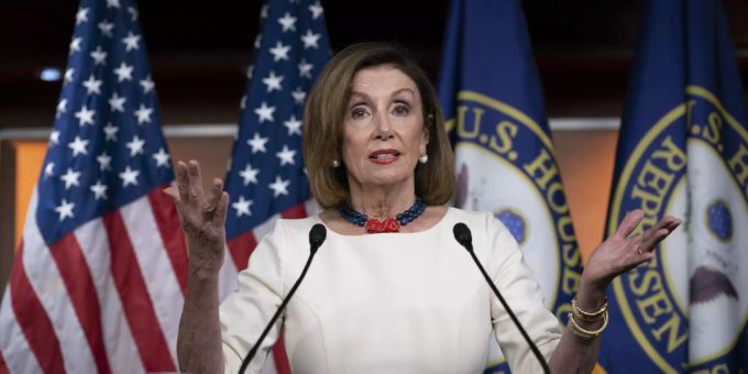 Nancy Pelosi, die Chefin der Demokraten im US-Repräsentantenhaus, prüft ein Impeachment. impeachment trump