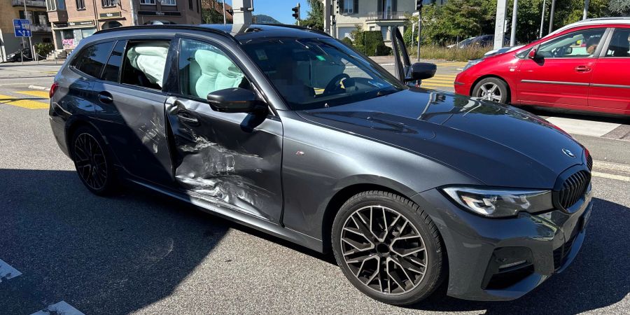 BMW-Fahrerin missachtet Rotlicht