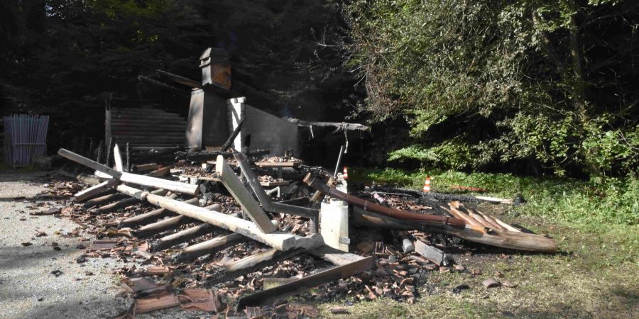Wald-Unterstand zerstört