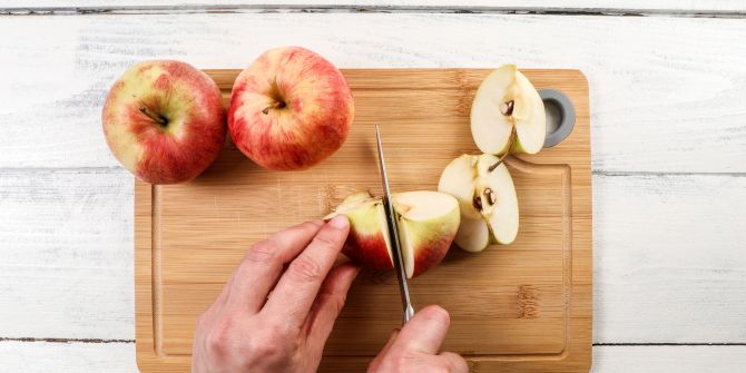 Apfel, Brett, Äpfel schneiden