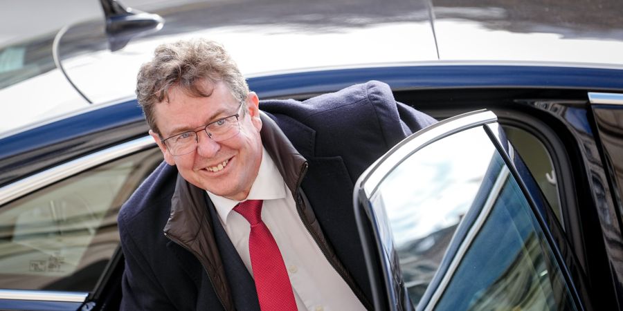 Albert Rösti will die Schweiz vor einer drohenden Stromlücke wappnen.