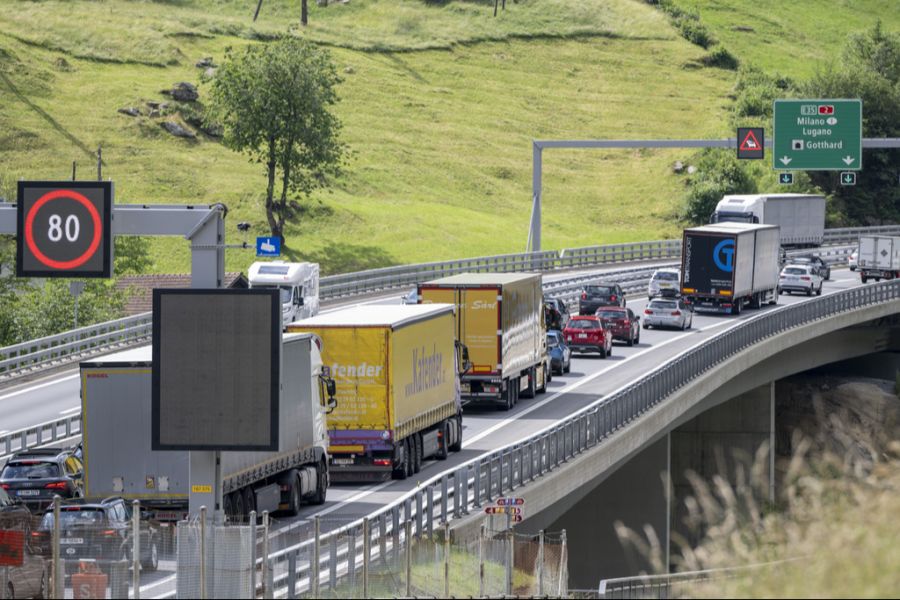 Lastwagen Gotthard-Tunnel
