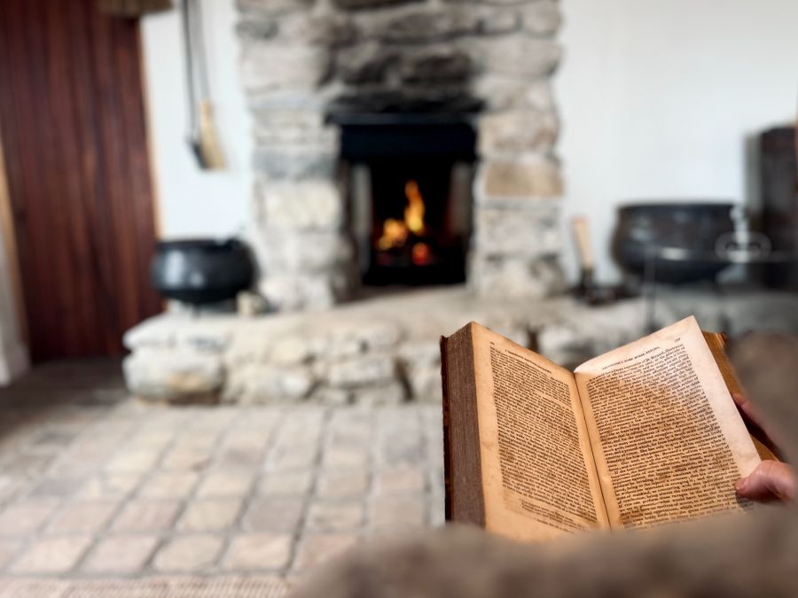 Cobblestone Cottage Buch Kamin