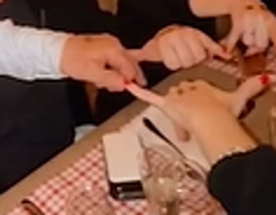 Am Weihnachtsessen des Onlinemagazins «Nebelspalter» legte Toni Brünner mit Schnupfsprüchen los.