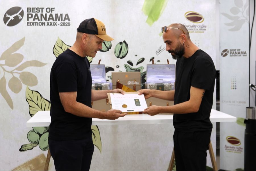 Das Café hatte zuvor 20 Kilogramm der Bohnen für 600'000 Dollar ersteigert.