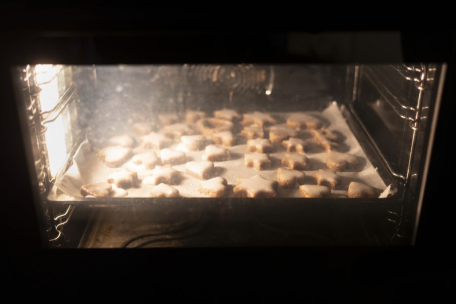 Die Behörden haben im vergangenen Jahr etwa 150 Kontrollen in Bezug auf private Weihnachtsguetzli-Verkäufe im Internet durchgeführt. (Symbolbild)