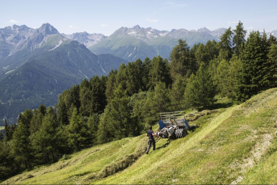 Auch die Berge spielen eine Rolle: Pro 1000 Höhenmeter steigt die UV-Belastung um 15 Prozent.