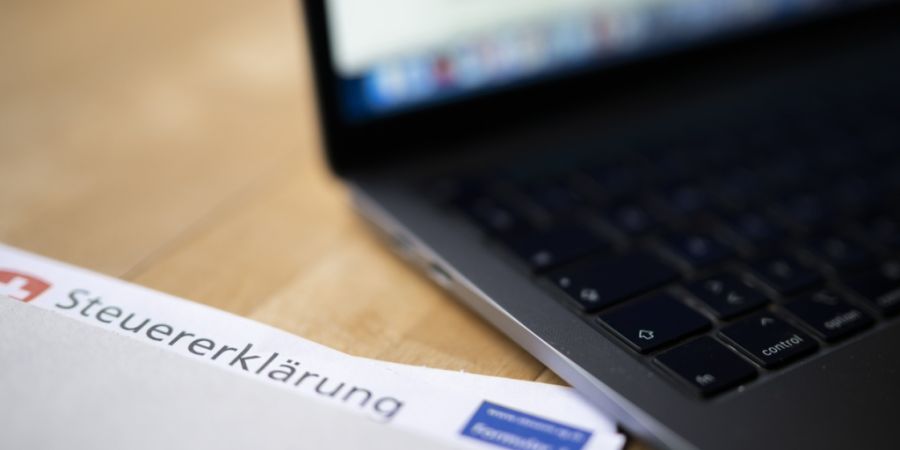 Die baselstädtische Stimmbevölkerung wird über den direkten Abzug der Steuern vom Lohn entscheiden. Ein Referendum gegen den direkten Abzug wurde am Dienstag eingereicht. (Symbolbild)