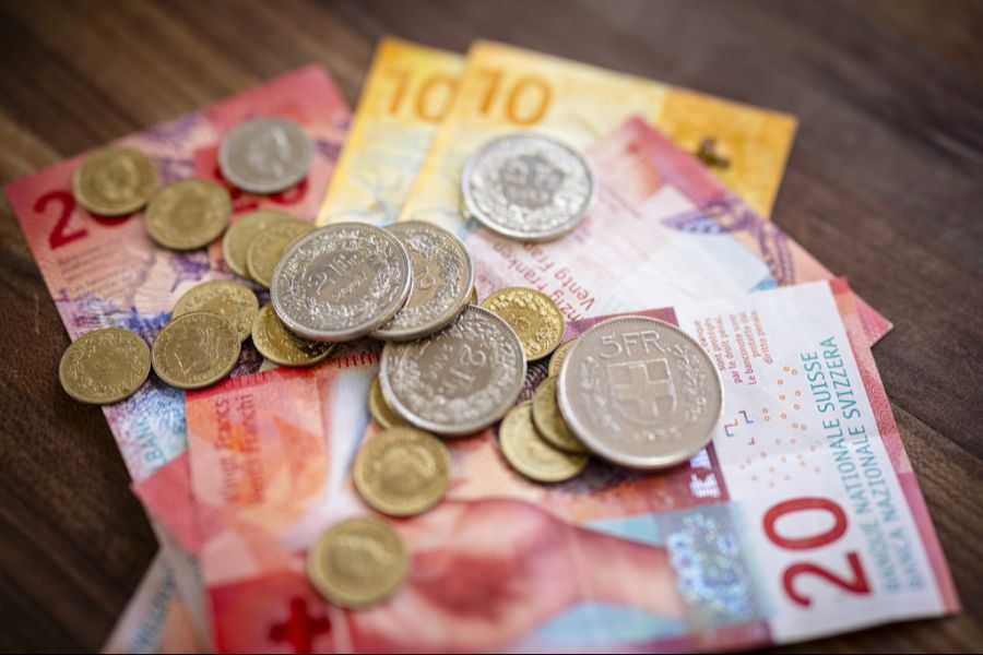 Das Fedpol versuche, gegen die Geldwäscherei vorzugehen. Doch das gestaltet sich schwierig, wie Zahlen von Europol zeigen. (Symbolbild)