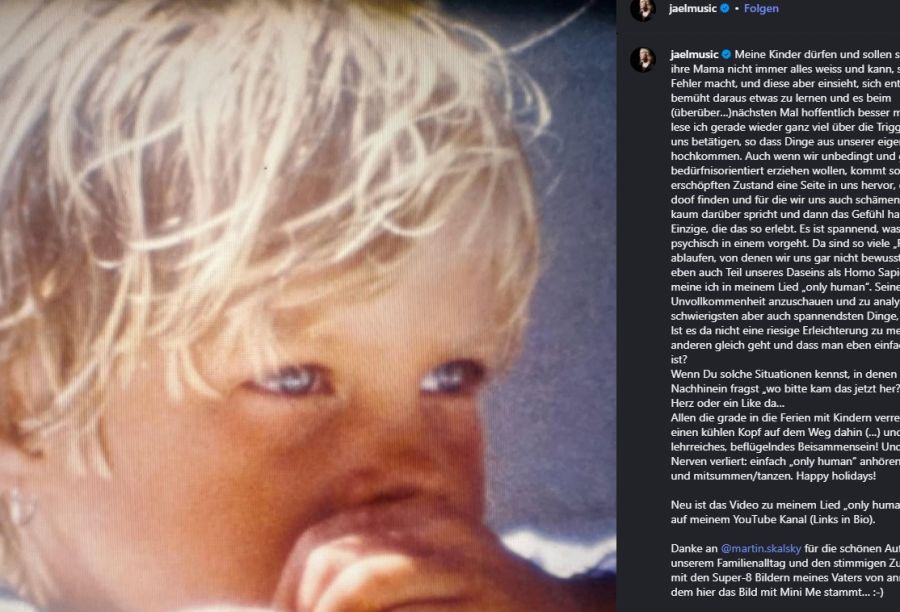 Jaël lebt mit ihrer Familie bei Bern. Sie ist Mutter von zwei Kindern und steht regelmässig auf Bühnen in der Schweiz und Deutschland.