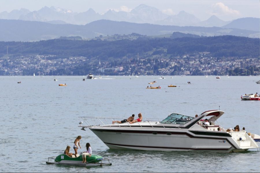 Anders als auf dem Bodensee gibt es auf dem Zürich- und Walensee jedoch kein Tempolimit für Motorboote.