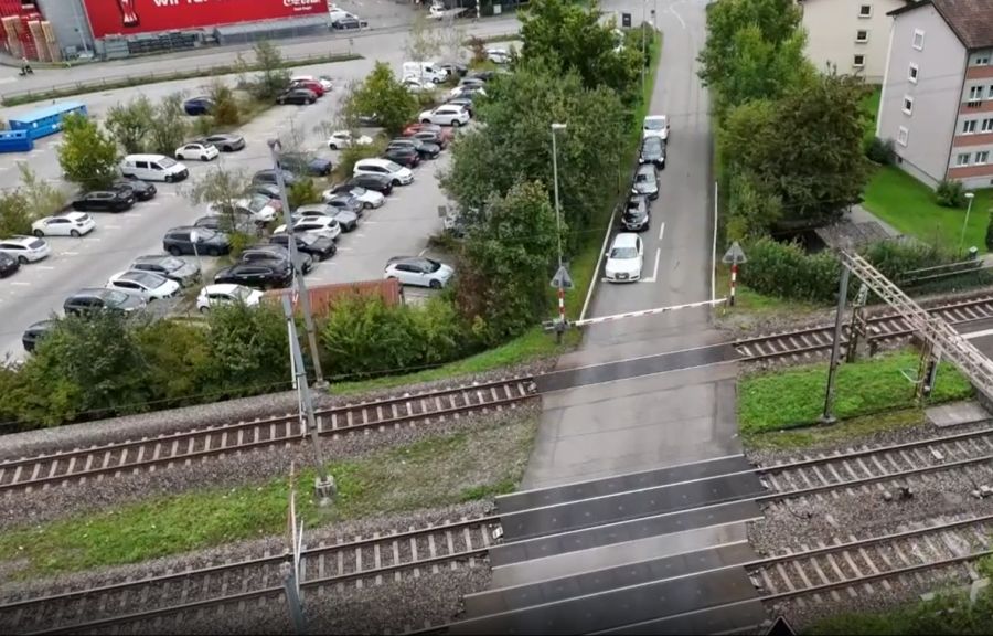 Die wohl mühsamste Barriere der Schweiz aus der Vogelperspektive.