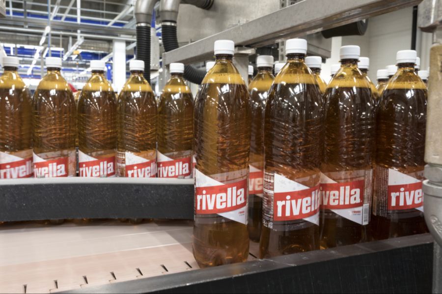 Die Liebesgeschichte begann übrigens mit einem Anruf von Roberto bei Rivella, wo Magdalena Marketingleiterin war.