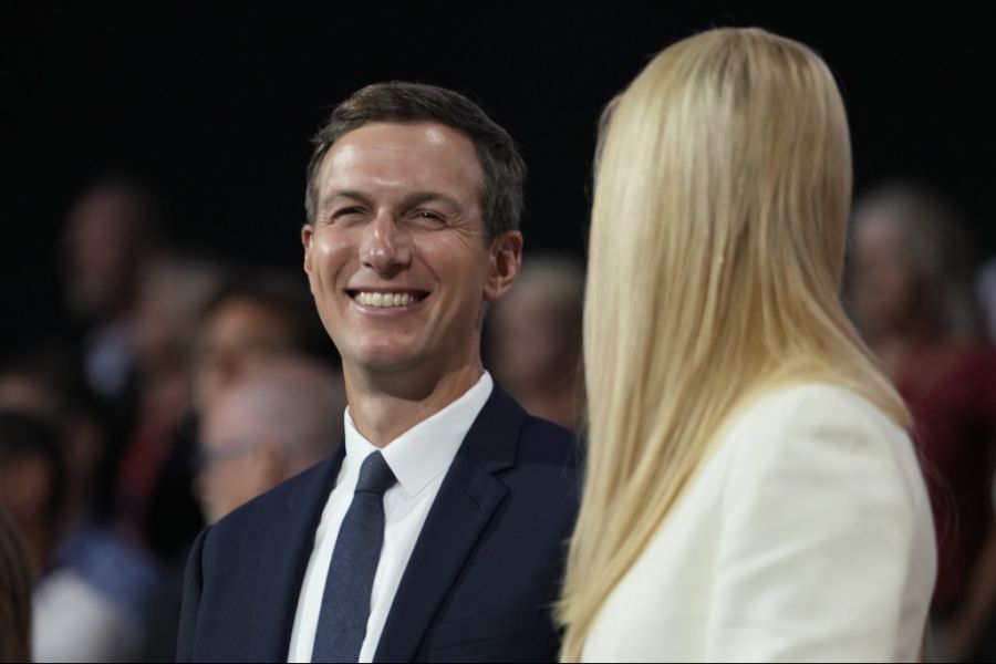 Das hat er auch Schwiegersohn Jared Kushner zu verdanken, der in der arabischen Welt bestens vernetzt ist.