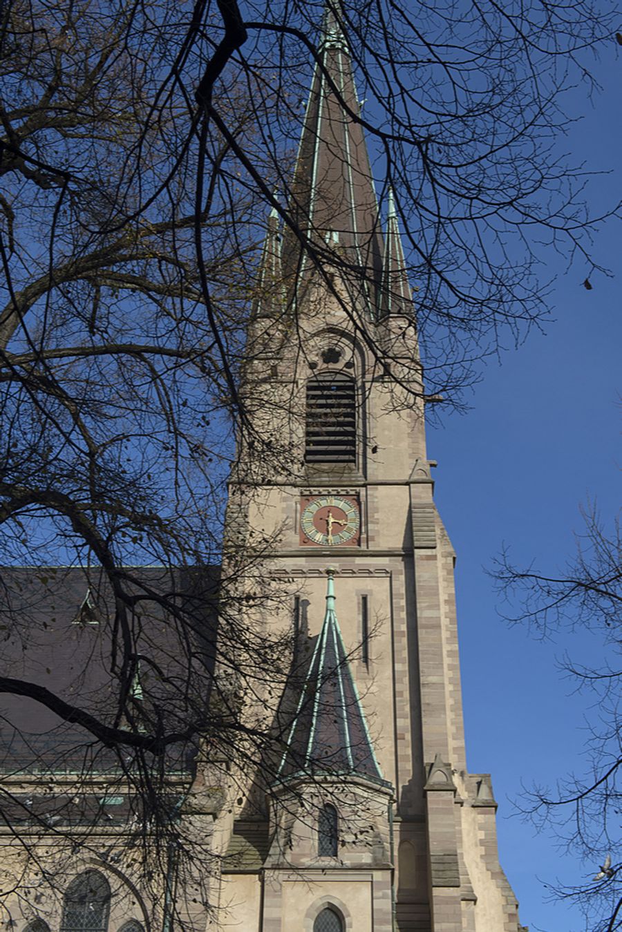 Auch in Basel rund um die Matthäuskirche wird wieder öffentlich und auch tagsüber Drogen – vor allem Crack – konsumiert.