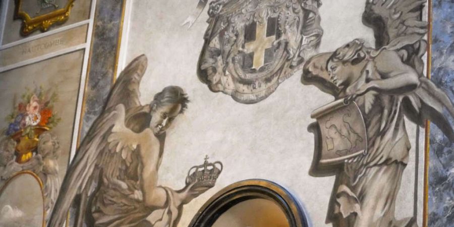 Der Engel rechts im Bild erhält nun ein anderes Gesicht.