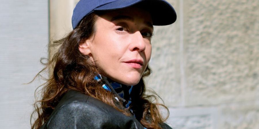 In ihrem Debütroman «Hauptsache kein Zeitgeist» stellen Hayat Erdoğan und auch die Erzählerin selbst immer wieder die eigene Urteilskraft infrage.