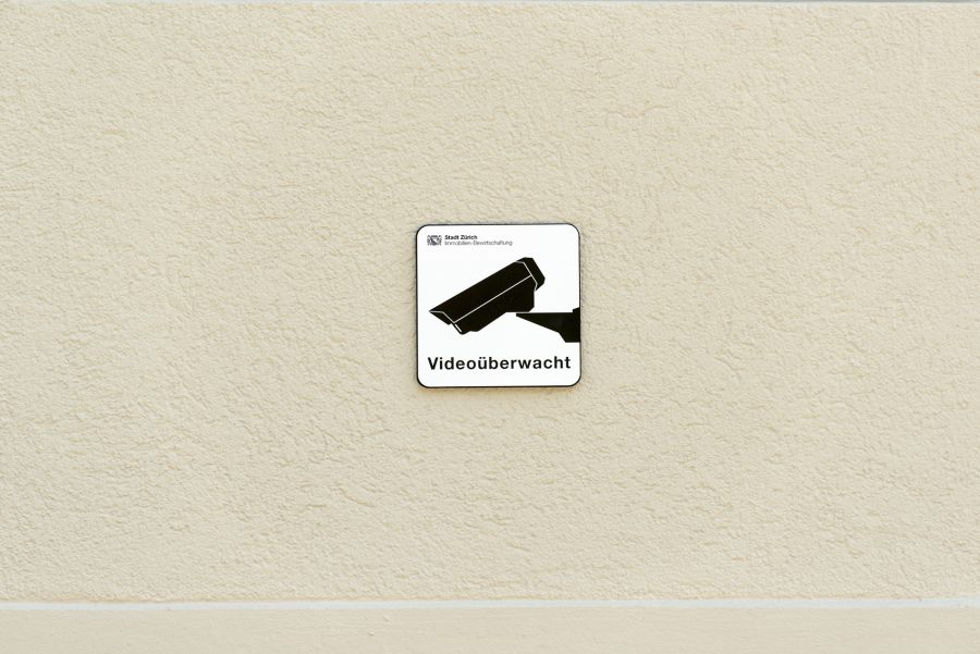 Aufnahmen einer Überwachungskamera, die der Kantonspolizei vorliegen, scheinen aber das Gegenteil zu beweisen. (Symbolbild)